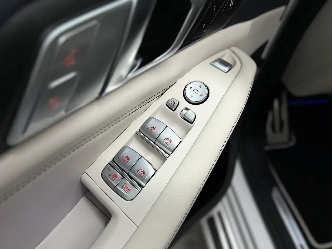 BMW X7 xDrive M Sport Executive - Thumbnail 47