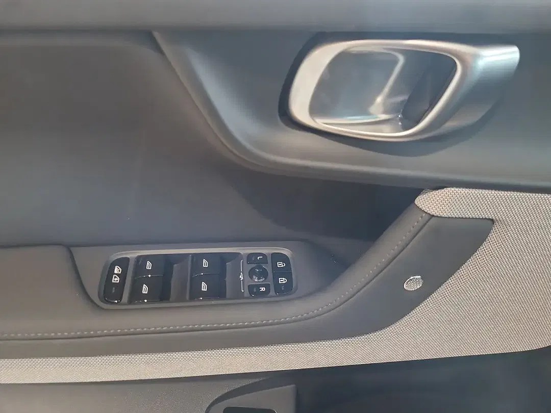 Polestar 2 Long Range - Thumbnail 7