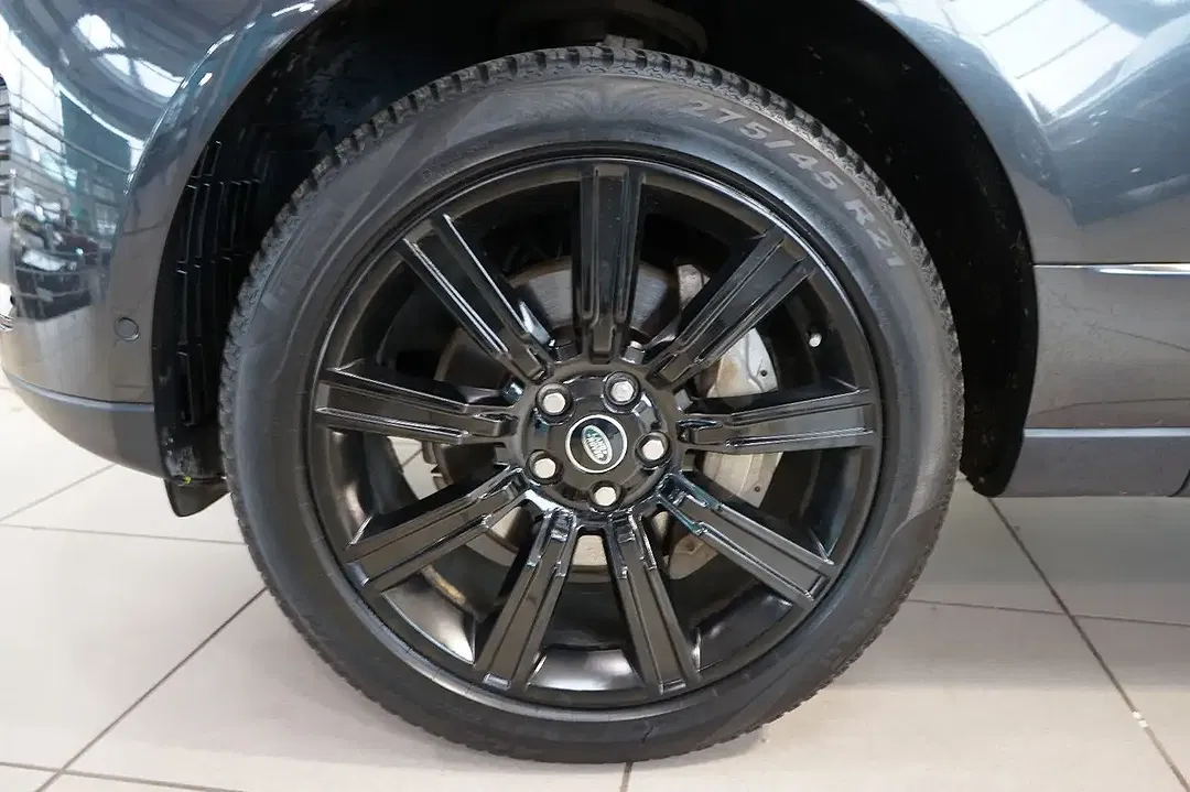 Land Rover Range Rover D300 Vogue - Thumbnail 8