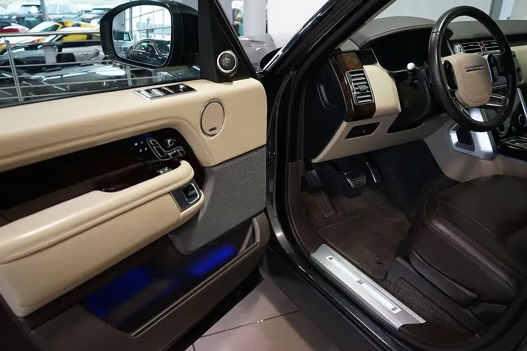Land Rover Range Rover D300 Vogue - Thumbnail 9