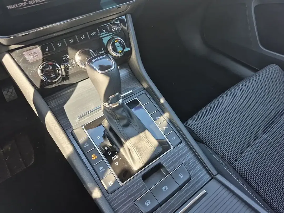 Skoda Superb 1.4 iV EV TSI DSG Combi Style - Thumbnail 23