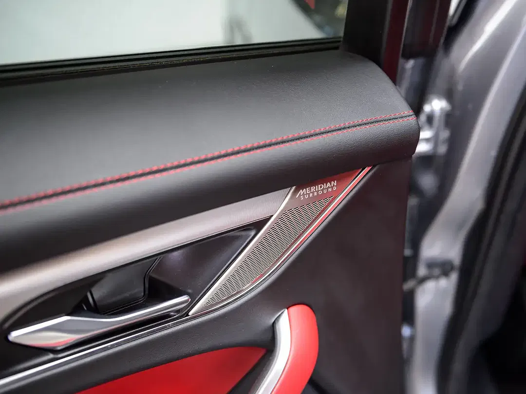 Jaguar F-Pace P400e 2.0 PHEV 4x4 R-Dynamic Black - Thumbnail 13