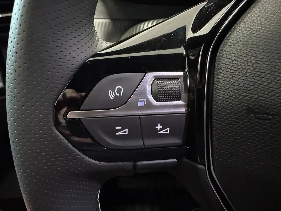 Peugeot 208 145 Hybrid GT - Thumbnail 14