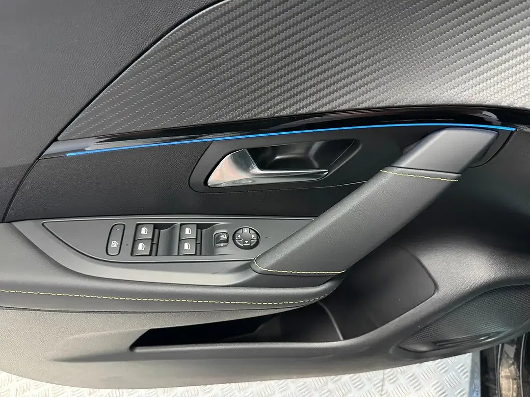 Peugeot 208 145 Hybrid GT - Thumbnail 9