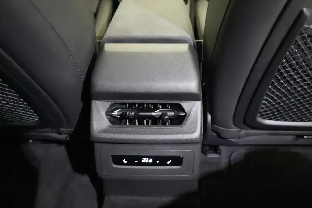 Audi SQ6 e-tron Matrix LED S line - foto 15