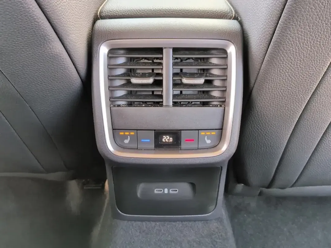 Skoda Octavia TDI DSG Combi Tour - Thumbnail 10