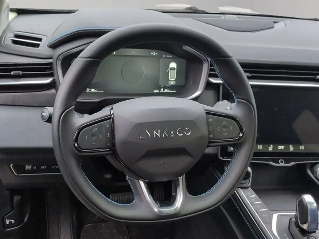 Lynk & Co 01 - Thumbnail 5