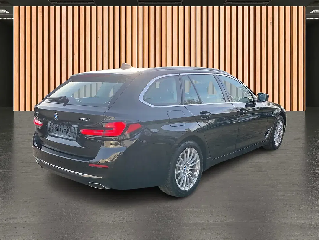 BMW 530 xDrive Luxury Line - Thumbnail 4