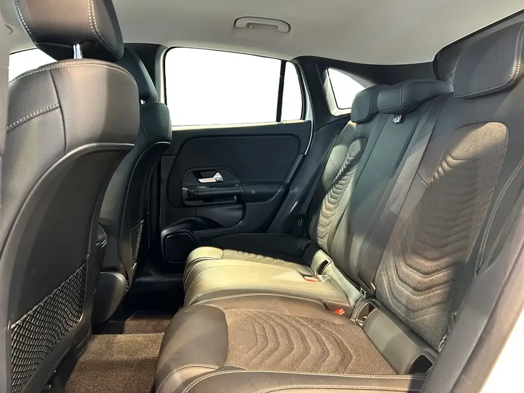Mercedes-Benz GLA 250 AUT MBUX Style - Thumbnail 11