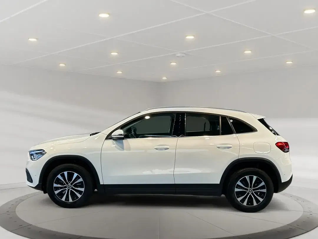 Mercedes-Benz GLA 250 AUT MBUX Style - Thumbnail 4