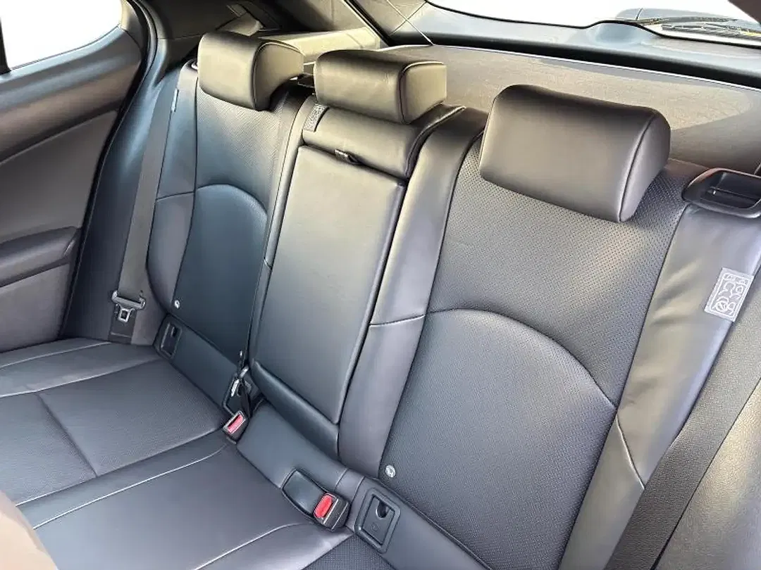 Lexus UX 250h - Thumbnail 10