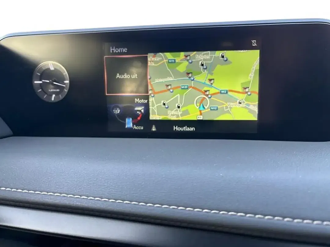 Lexus UX 250h - Thumbnail 11