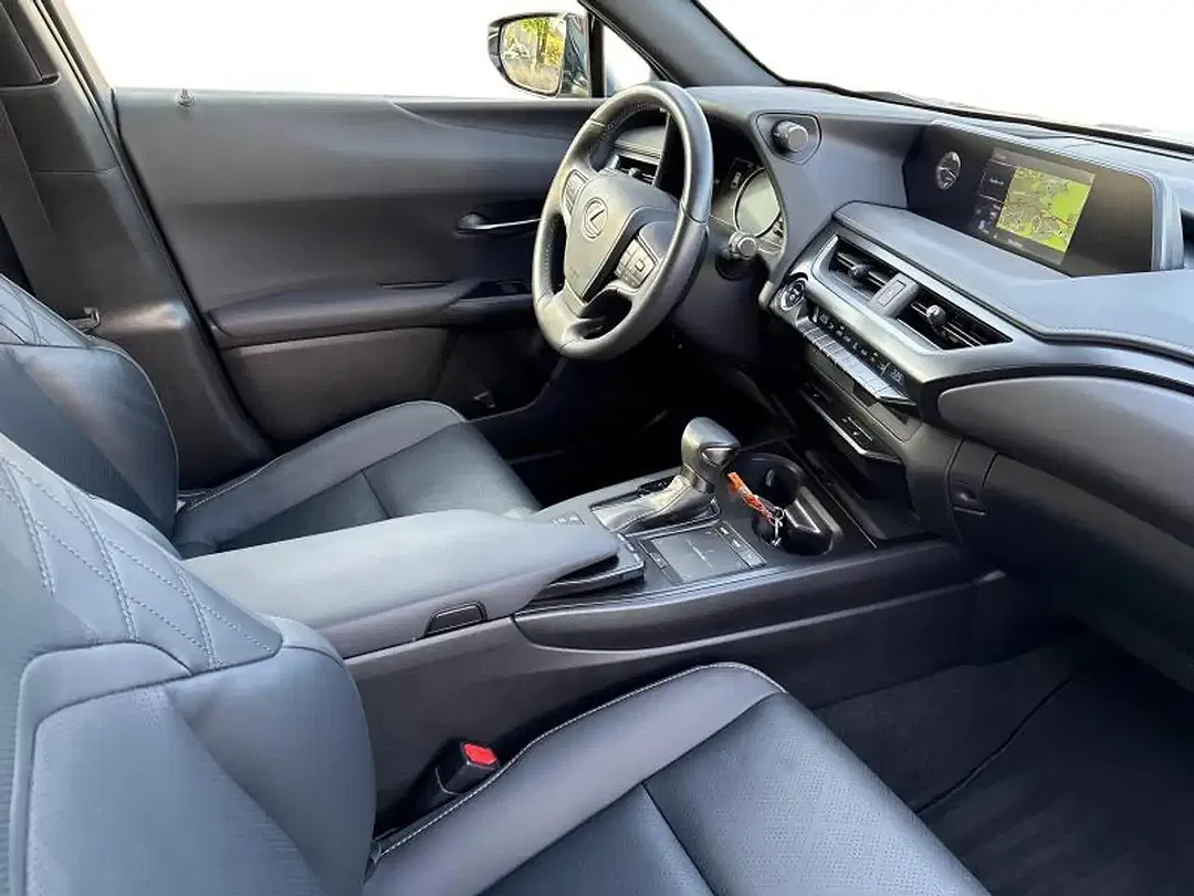 Lexus UX 250h - Thumbnail 6