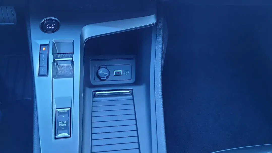 Peugeot 308 145 Hybrid Allure SW - Thumbnail 11