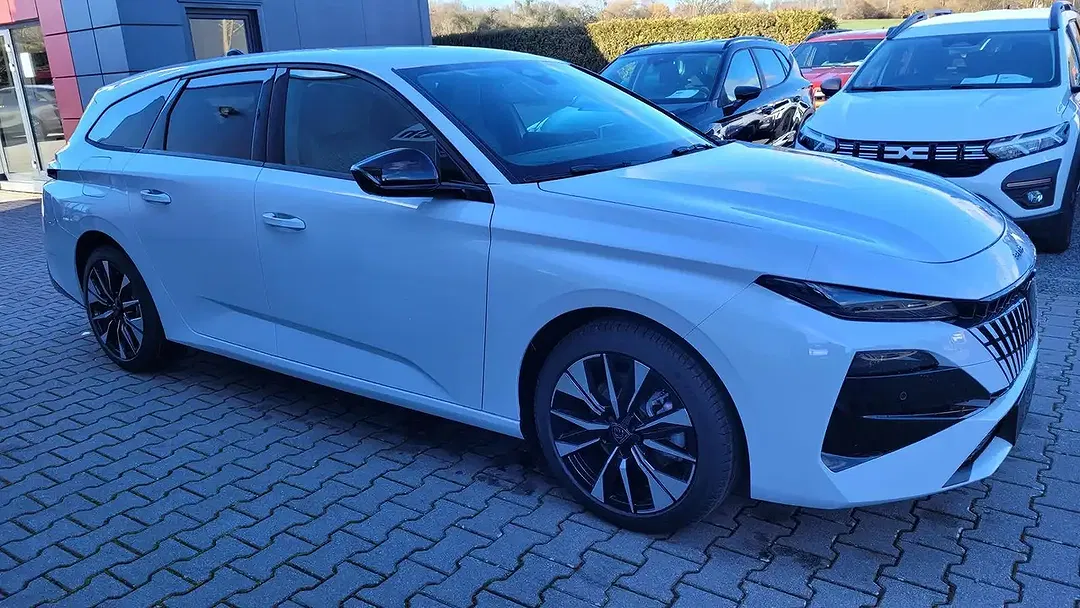 Peugeot 308 145 Hybrid Allure SW - Thumbnail 3