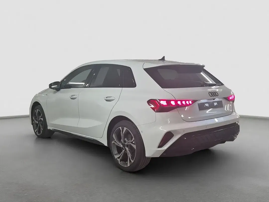 Audi A3 TFSI S tronic S line - Thumbnail 4