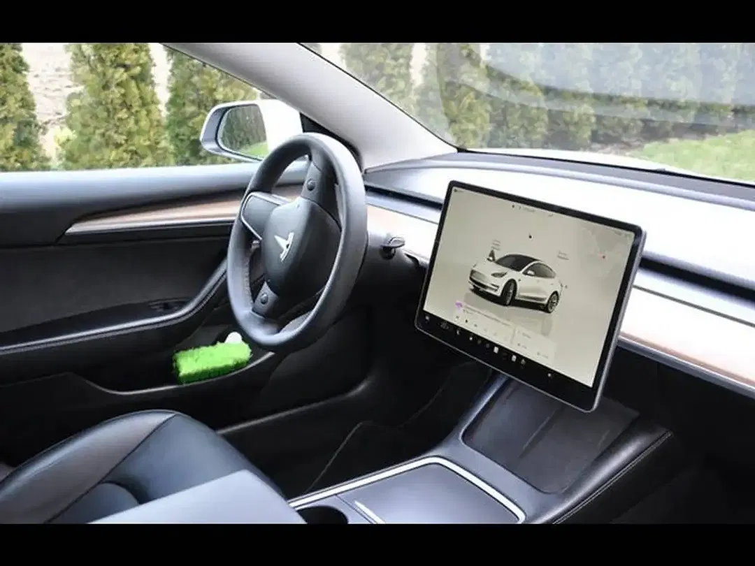 Tesla Model 3 AWD Dual Motor Performance Long Range - Thumbnail 10