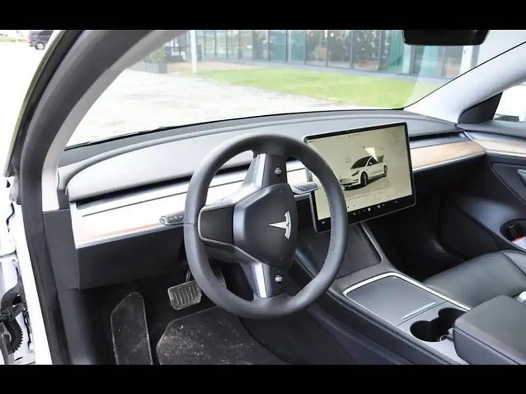 Tesla Model 3 AWD Dual Motor Performance Long Range - Thumbnail 9