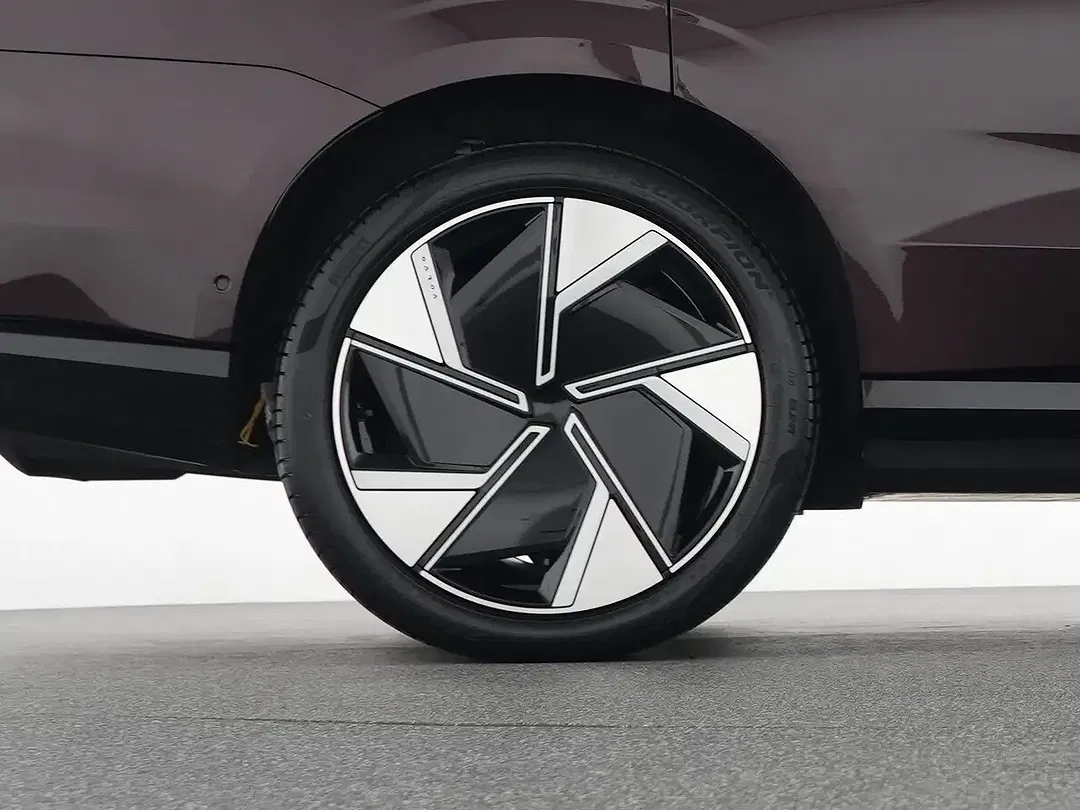 Volvo EX90 AWD Performance Plus - Thumbnail 23