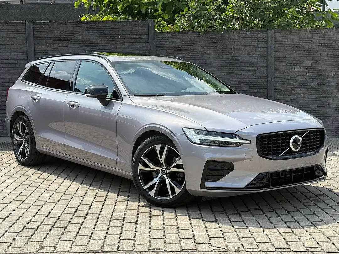 Volvo V60 B4 MHEV Plus Dark - foto 1