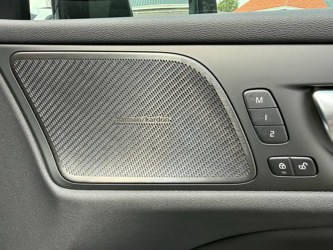 Volvo V60 B4 MHEV Plus Dark - Thumbnail 10
