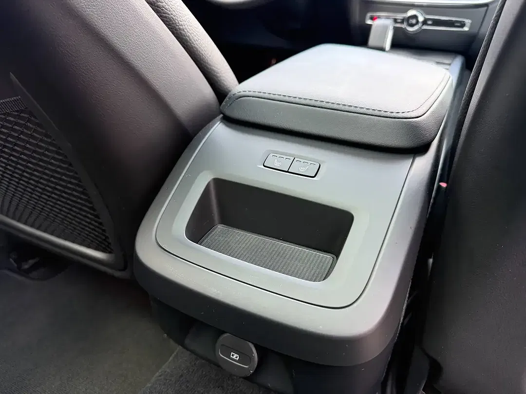 Volvo V60 B4 MHEV Plus Dark - Thumbnail 12