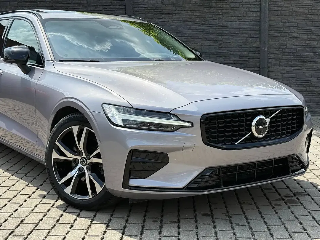 Volvo V60 B4 MHEV Plus Dark - foto 2