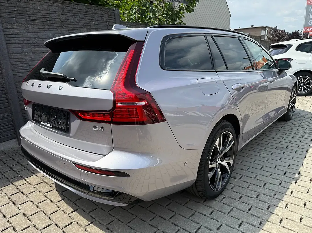 Volvo V60 B4 MHEV Plus Dark - Thumbnail 5