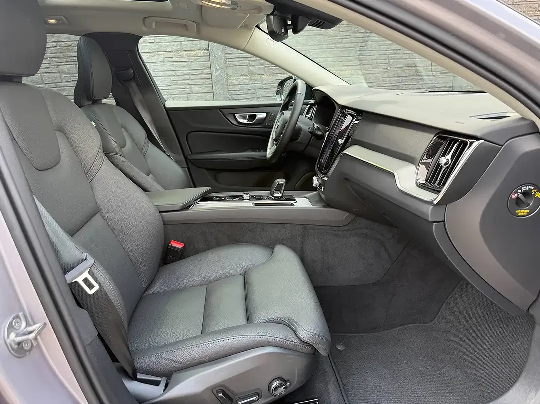 Volvo V60 B4 MHEV Plus Dark - Thumbnail 7