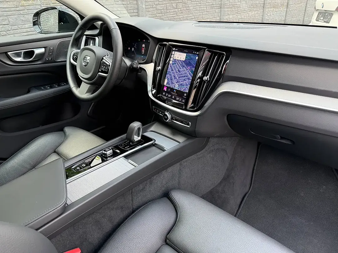 Volvo V60 B4 MHEV Plus Dark - Thumbnail 9