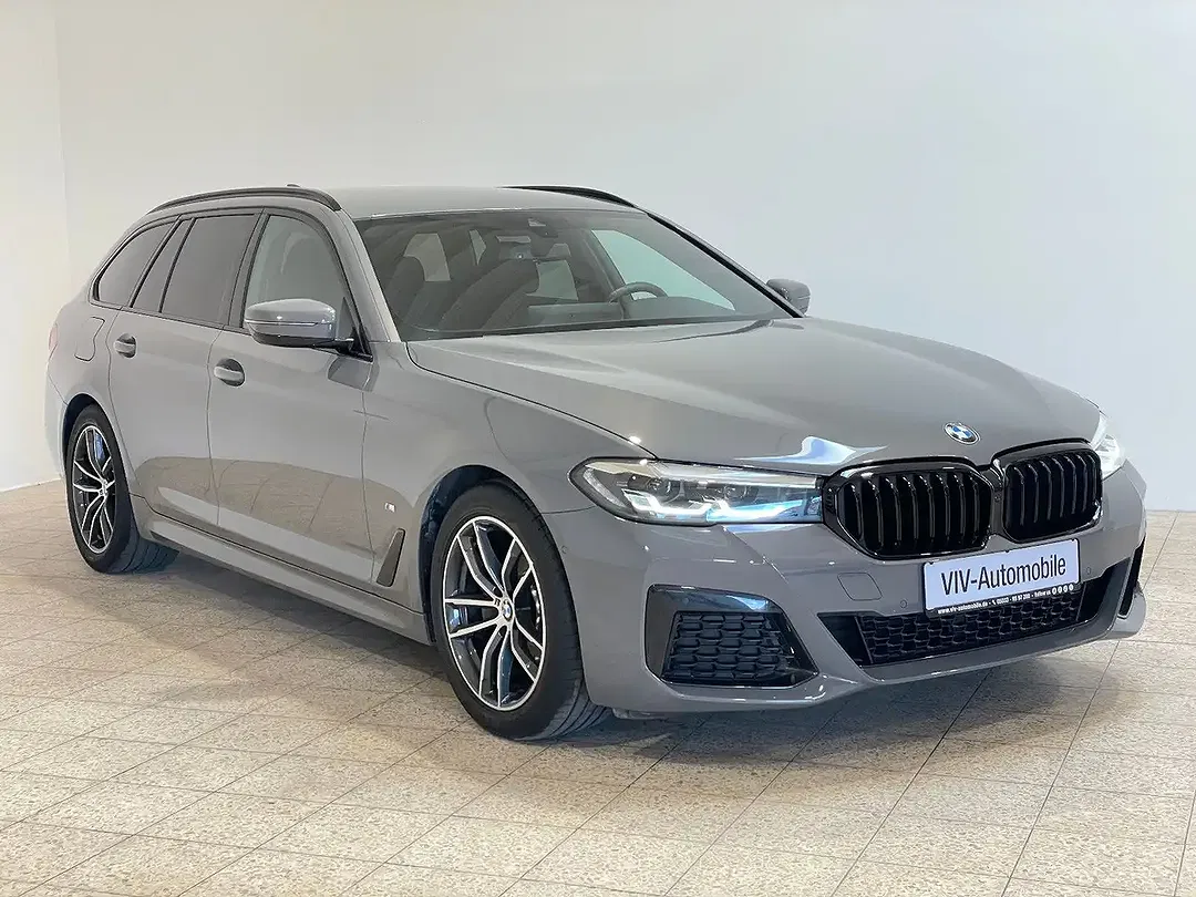 BMW 520 Touring M Sport - Thumbnail 3