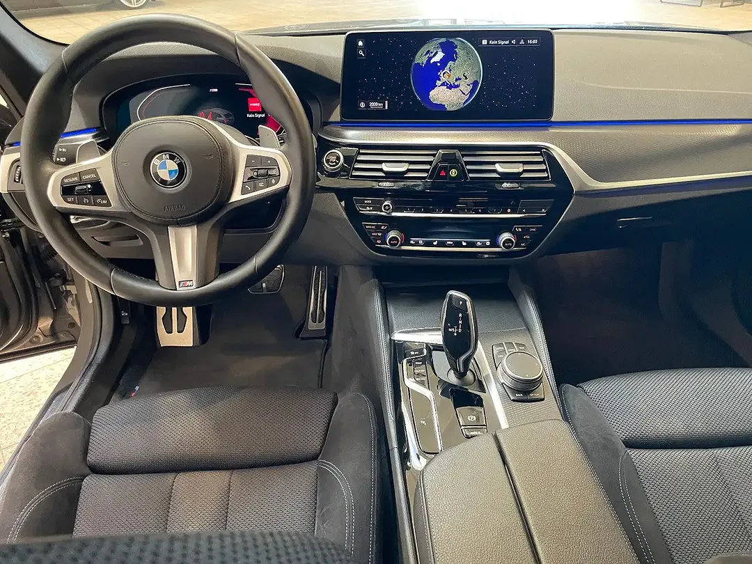 BMW 520 Touring M Sport - Thumbnail 9