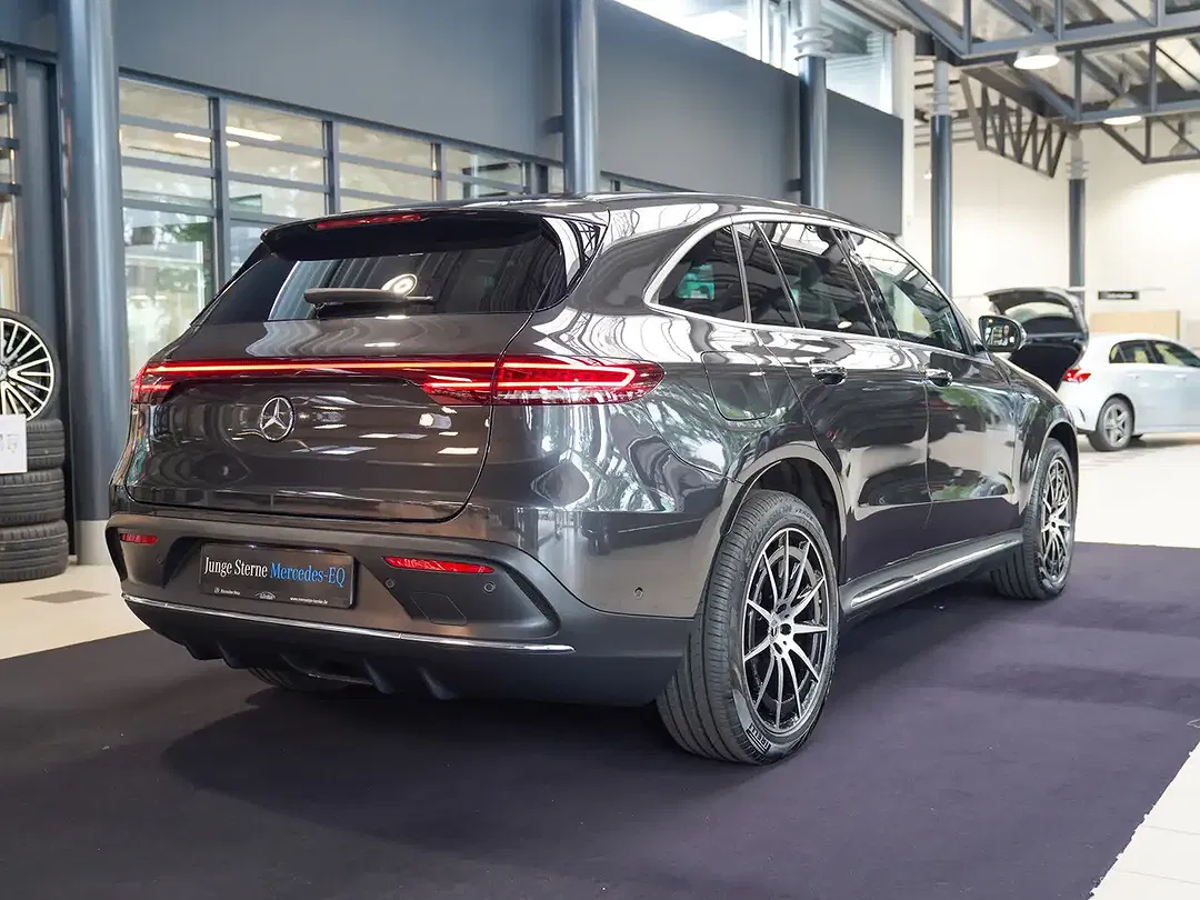 Mercedes-Benz EQC 400 4MATIC AMG Line - Thumbnail 3