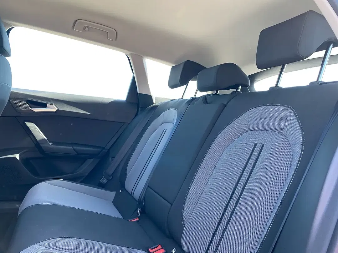 SEAT Leon 1.5 eTSI DSG Style - Thumbnail 9