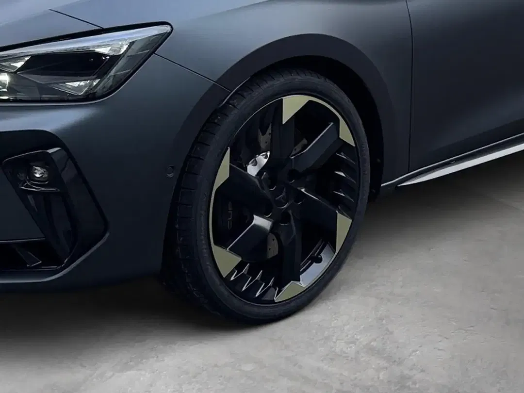 CUPRA Leon 2.0 TSI 4Drive VZ Tribe Edition - Thumbnail 8