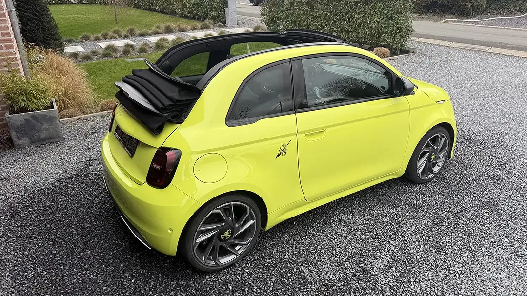 Abarth 500e Scorpionissima - Thumbnail 4