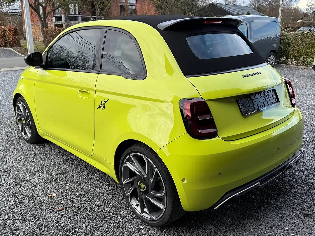 Abarth 500e Scorpionissima - Thumbnail 9