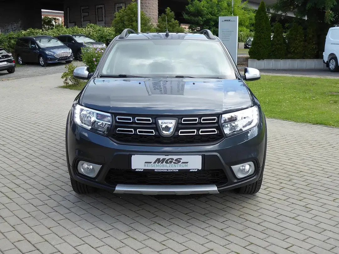 Dacia Logan - foto 2