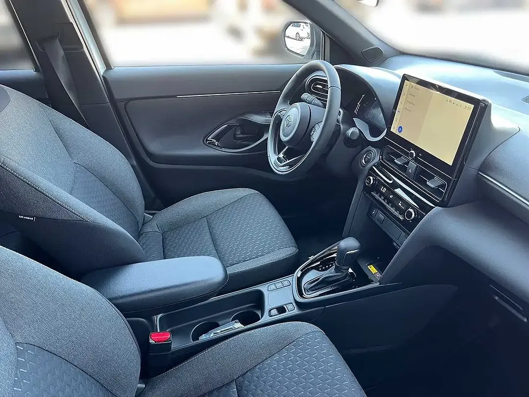Toyota Yaris Cross - Thumbnail 6