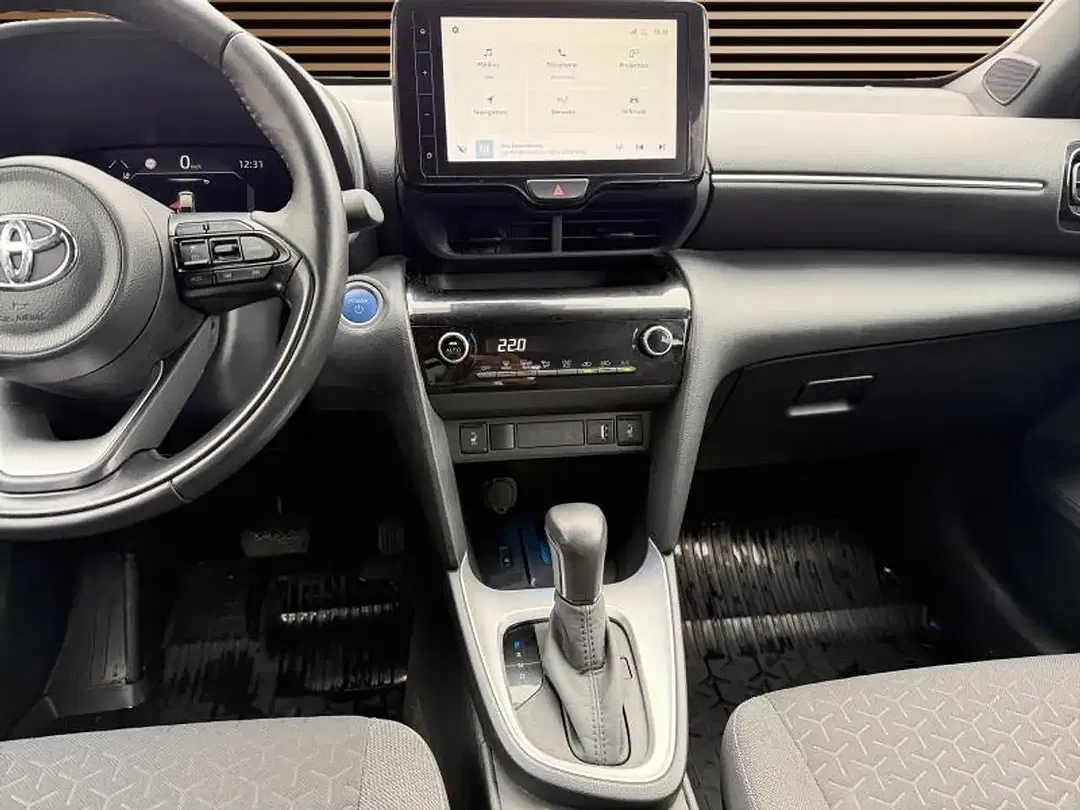 Toyota Yaris Cross Plus - Thumbnail 14