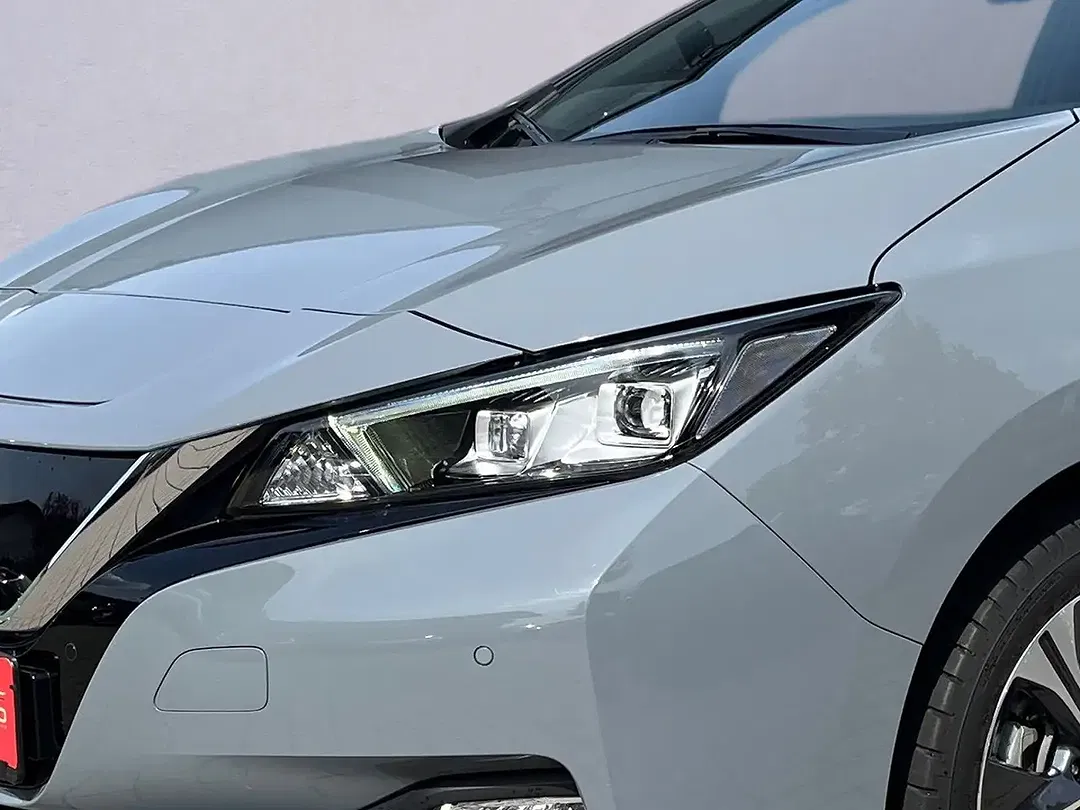 Nissan Leaf Tekna - Thumbnail 8
