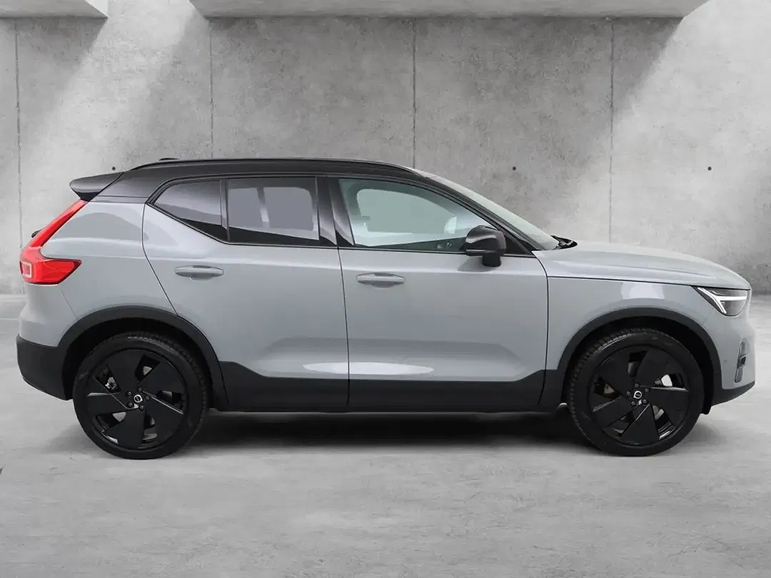 Volvo EX40 Single Motor Extended Range Ultra Black Edition - Thumbnail 4