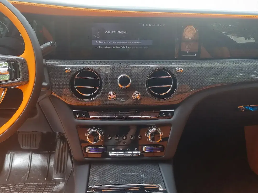 Rolls-Royce Ghost Black Badge - Thumbnail 10