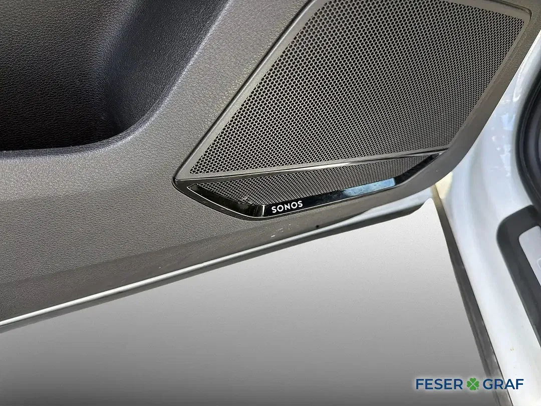 Audi RS Q3 TFSI quattro Matrix LED Sportback - Thumbnail 11
