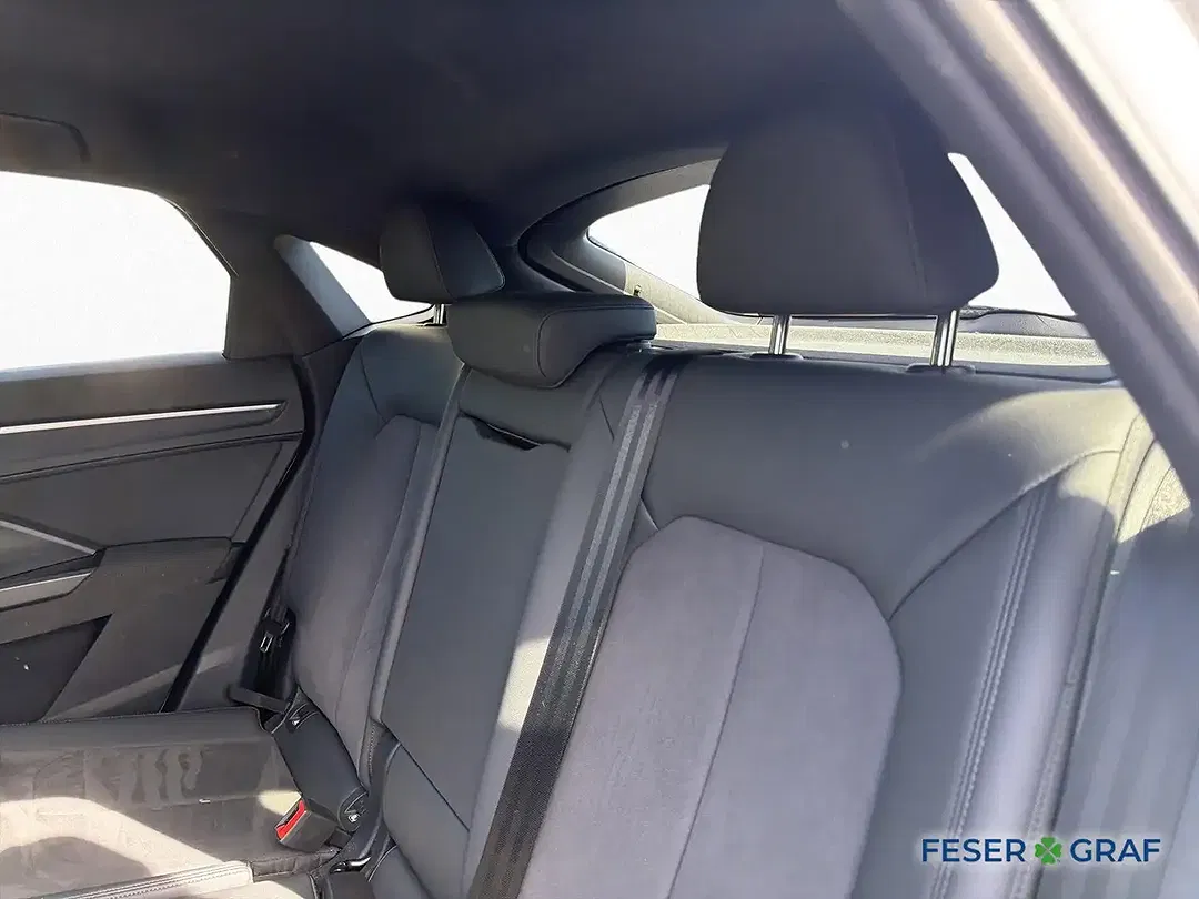 Audi RS Q3 TFSI quattro Matrix LED Sportback - Thumbnail 14
