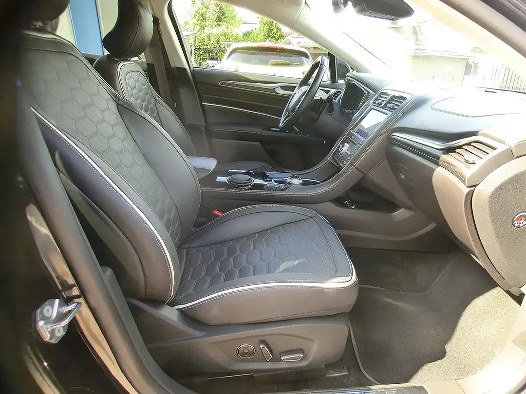 Ford Mondeo 2.0 Vignale - Thumbnail 9