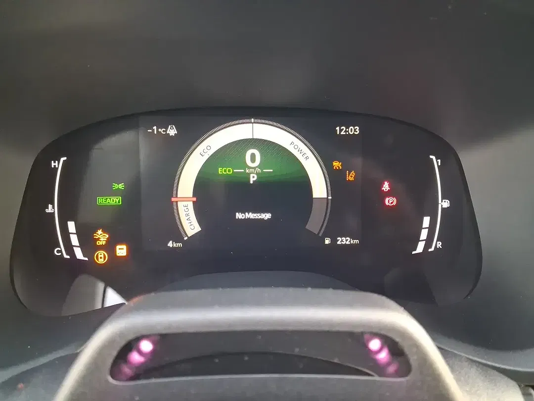 Toyota Aygo X 1.5 Hybrid GR Sport - Thumbnail 10