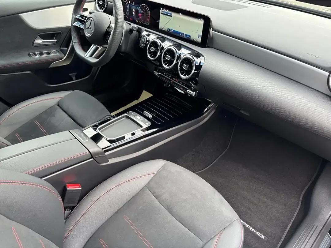 Mercedes-Benz A 180 AMG - Thumbnail 6