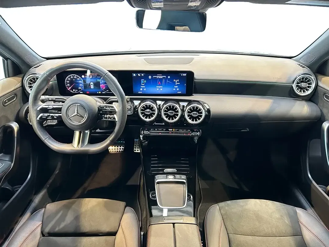 Mercedes-Benz A 200 AUT AMG MBUX - foto 14