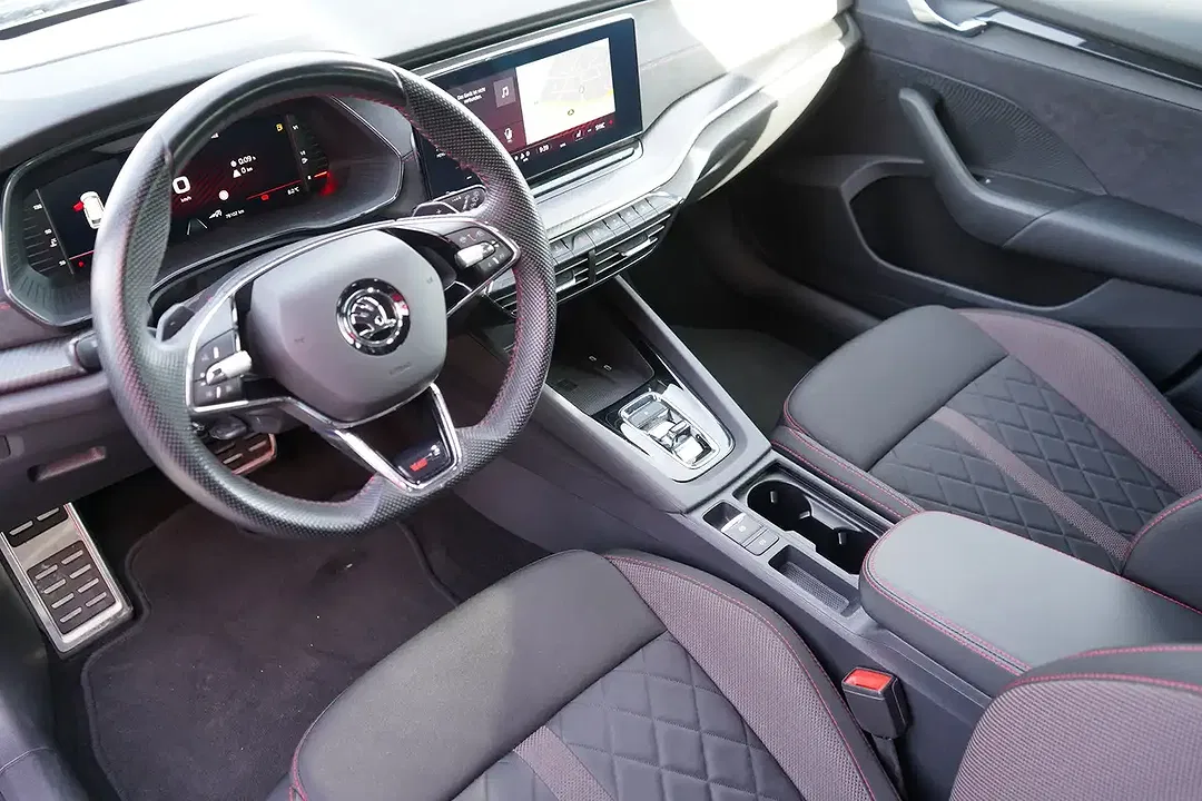 Skoda Octavia 2.0 TDI DSG vRS Combi - Thumbnail 8